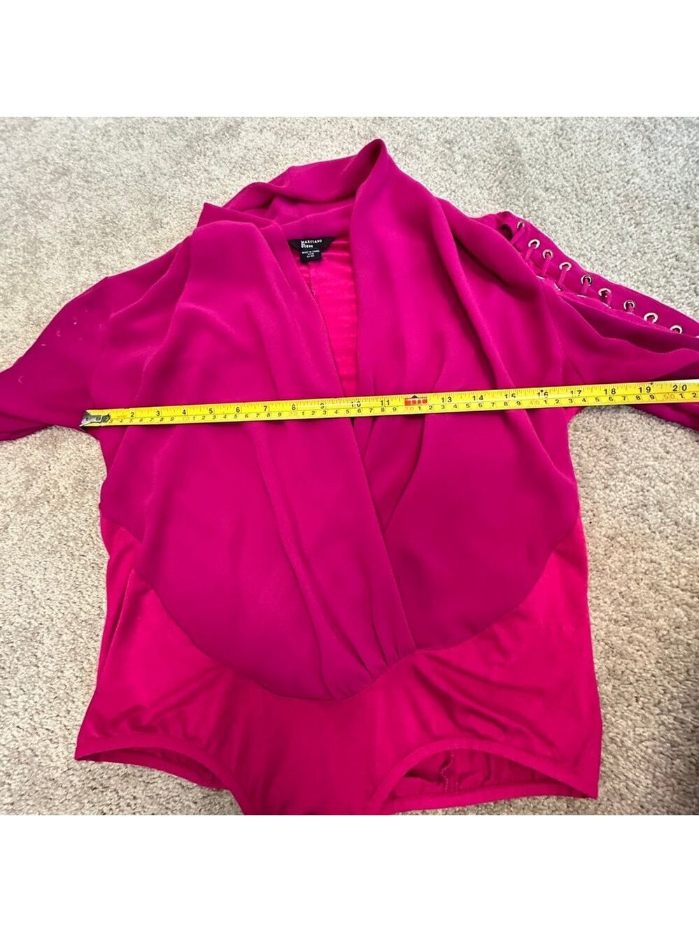 Marciano for Guess pink draped wrap V neck grommet cutout long sleeve bodysuit M - Picture 13 of 14
